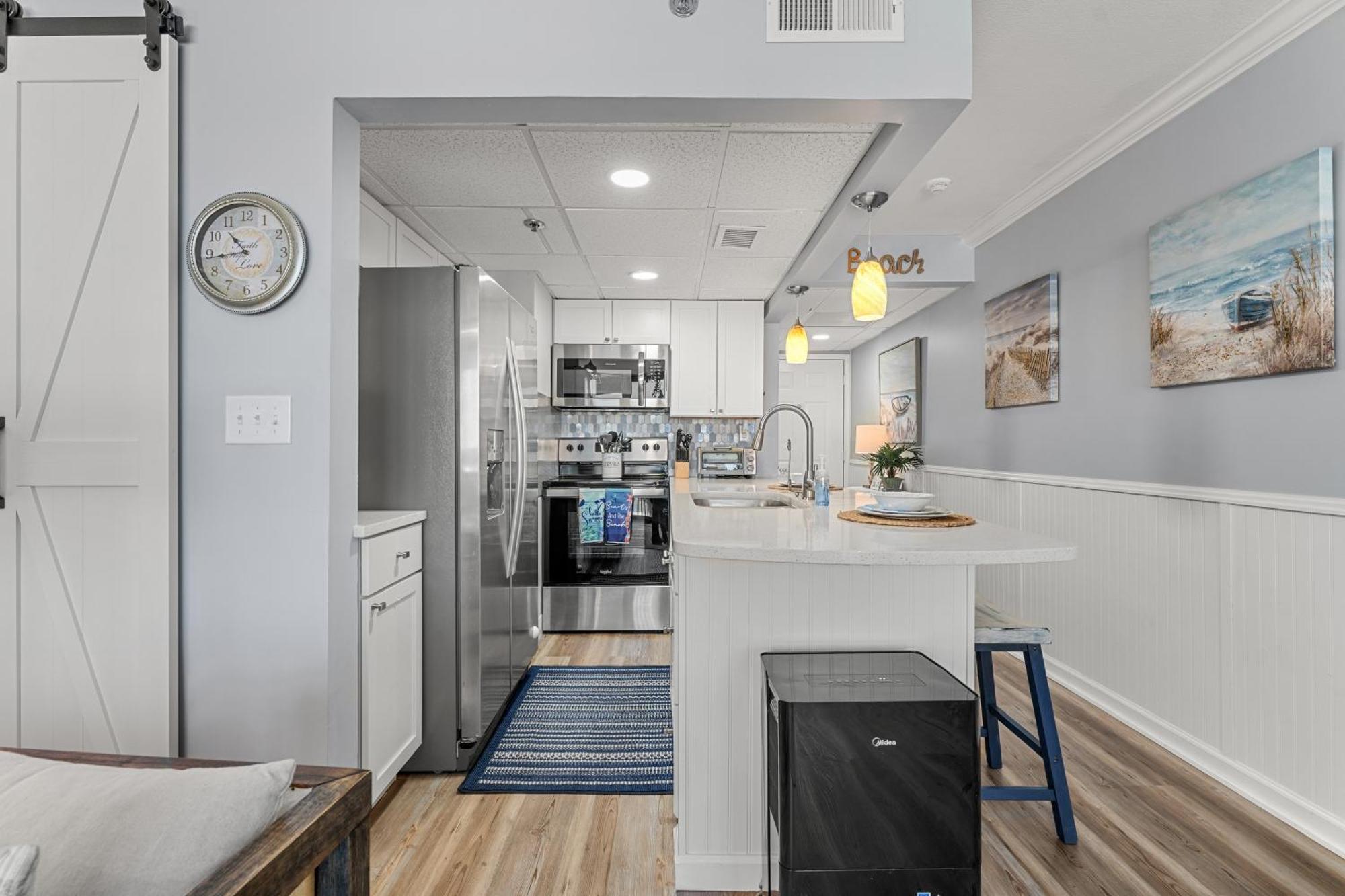 Apartment Newly Renovated Beachfront Condo! Free Chair Service! By Dolce Getaways Pcb